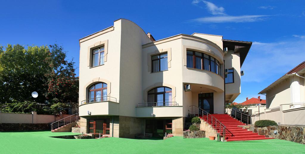 Imperial Hotel Chisinau Luaran gambar